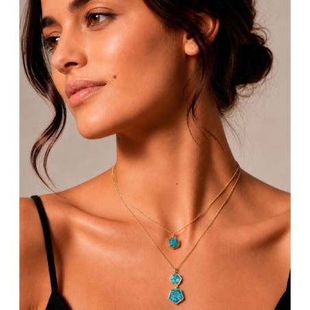 Colgante hexagonal de turquesa con baño de oro 18k