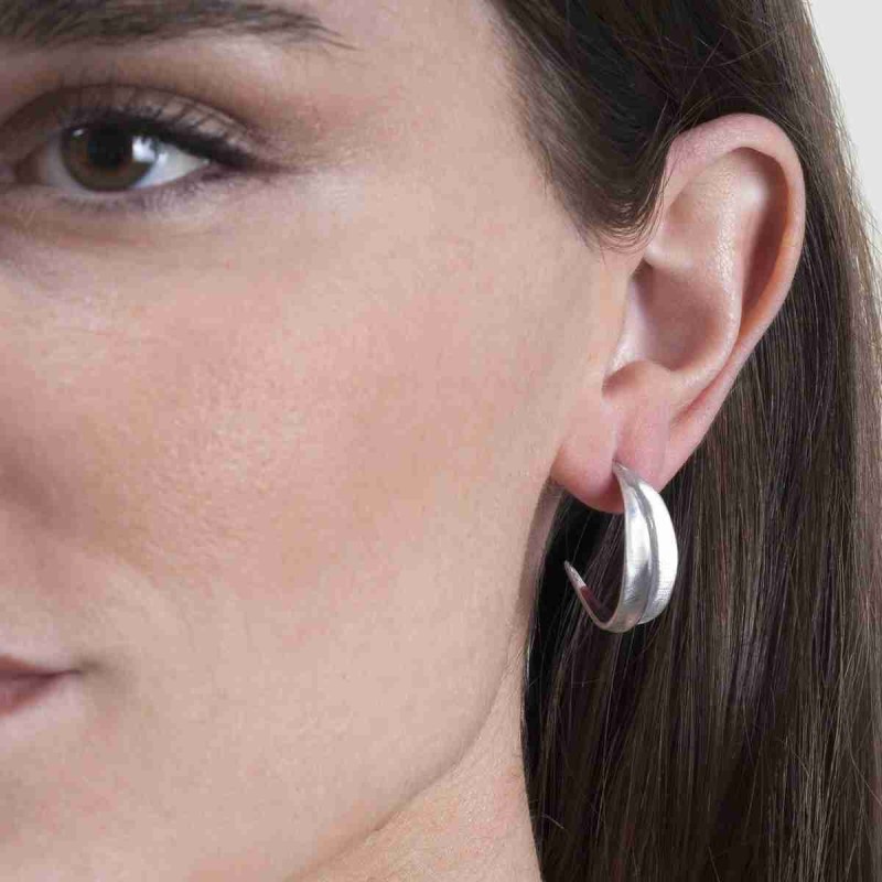 Pendientes de aro con hoja de plata de ley 925