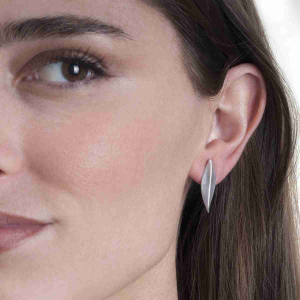 Irregular hoop earrings in sterling silver