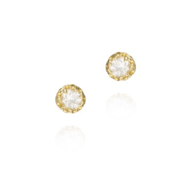 Pendientes de botón con topacio blanco de plata con baño de oro 18k