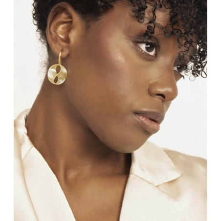 Pendientes LOVE de Plata. Baño de Oro 18k